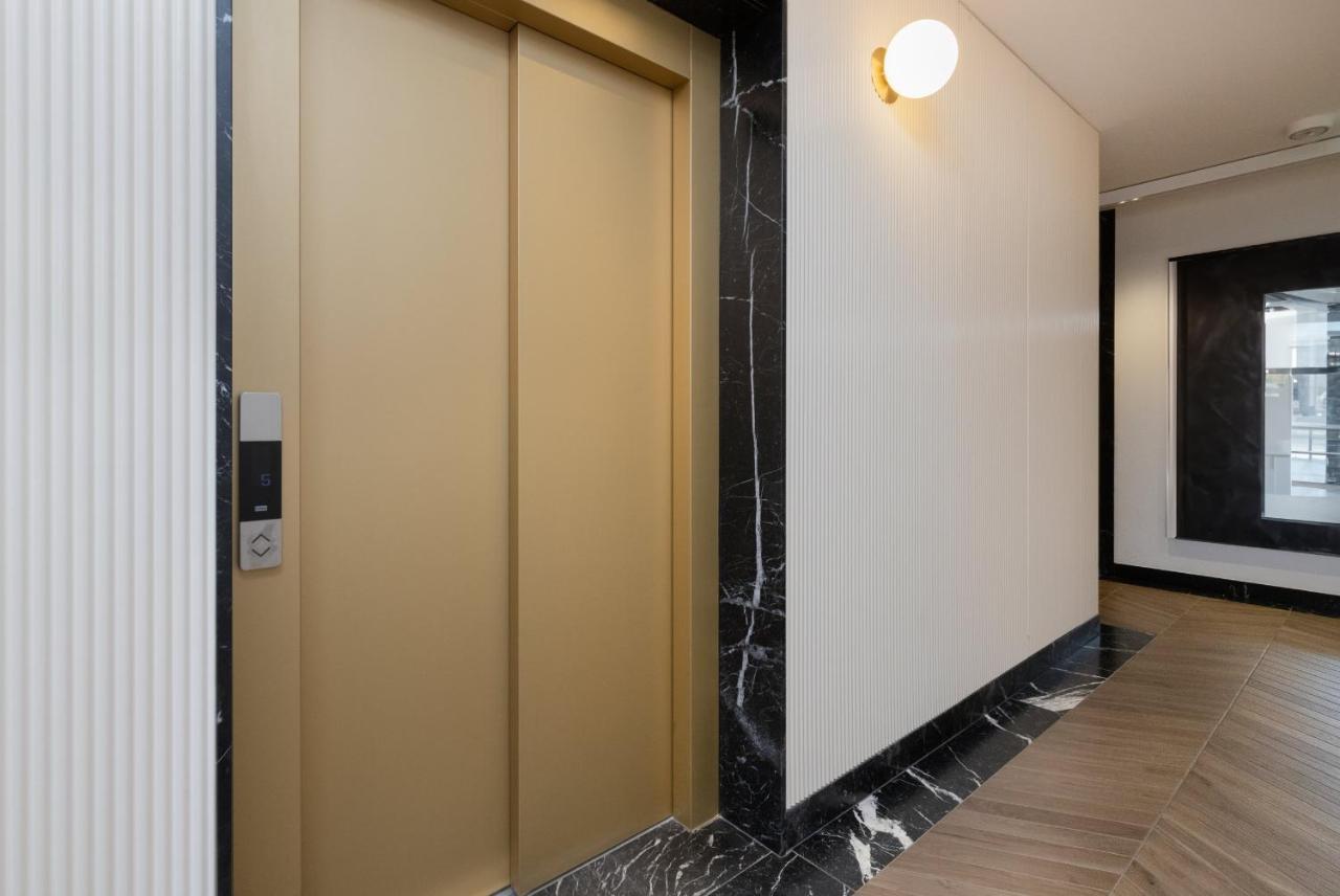 Luxurious Apartment With Two Bedrooms And Parking In Gdynia By Noclegi Renters Экстерьер фото